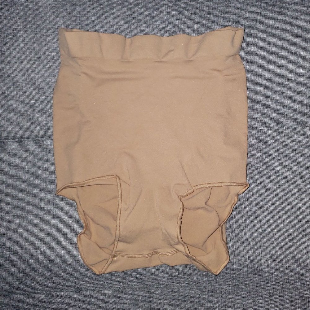 NWB SKIMS 2X/3X Sculpting Mid Waist Brief CLAY